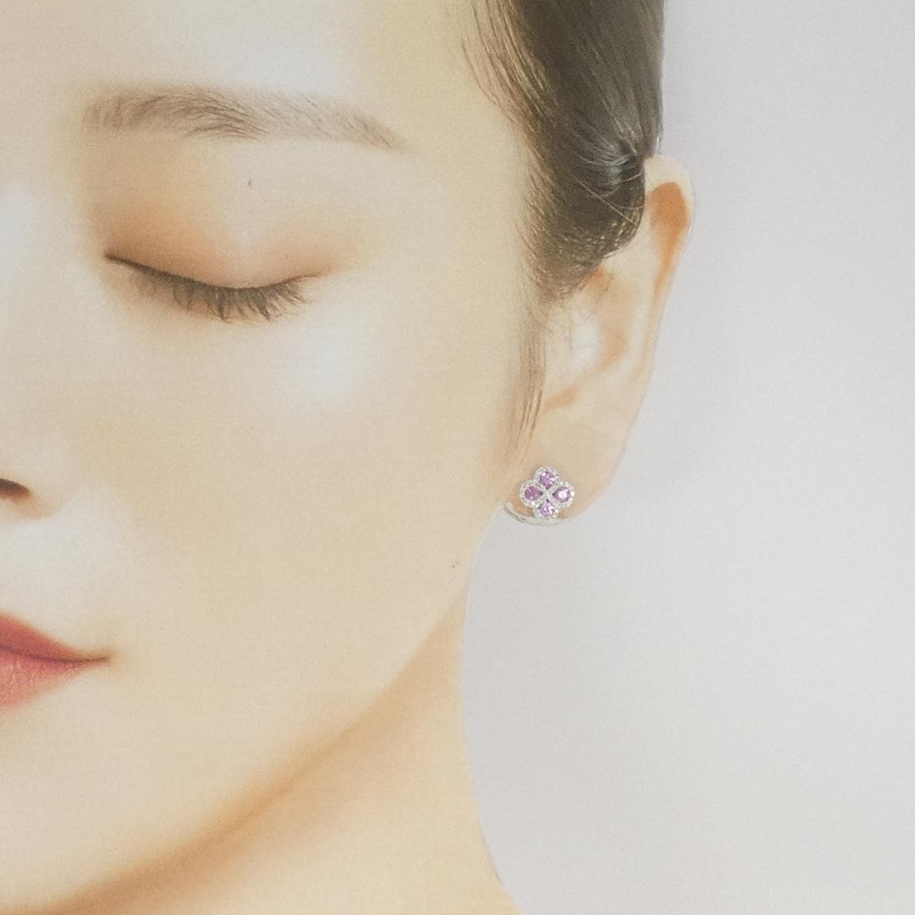 K18WG サファイヤ ピアス 1.00CT