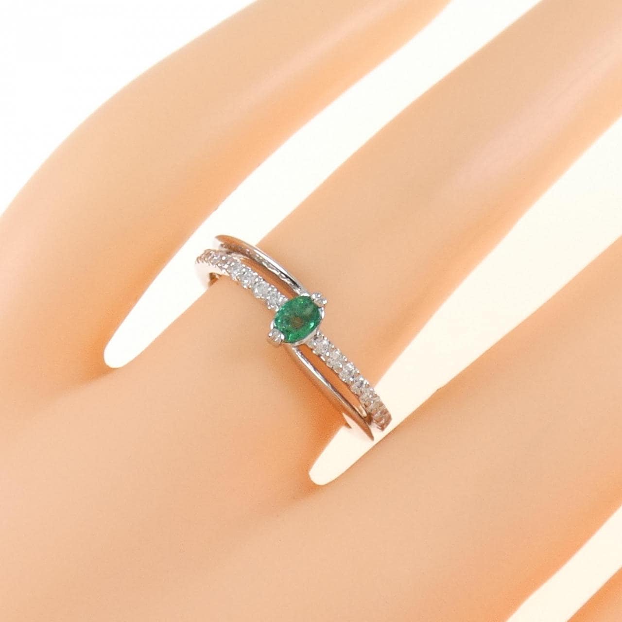 PT绿宝石戒指