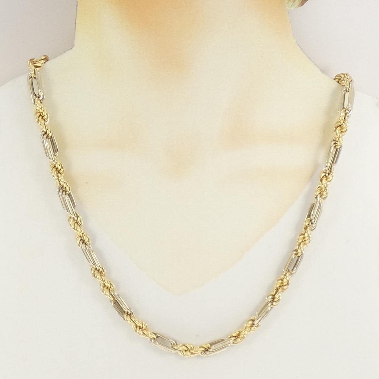 ウノアエレ 750YG/750WG ネックレス