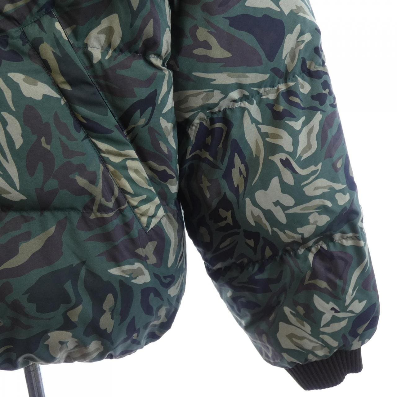 ルイヴィトン LOUIS VUITTON リバーシブル パッファージャケット HTB67EWFM ブルゾン