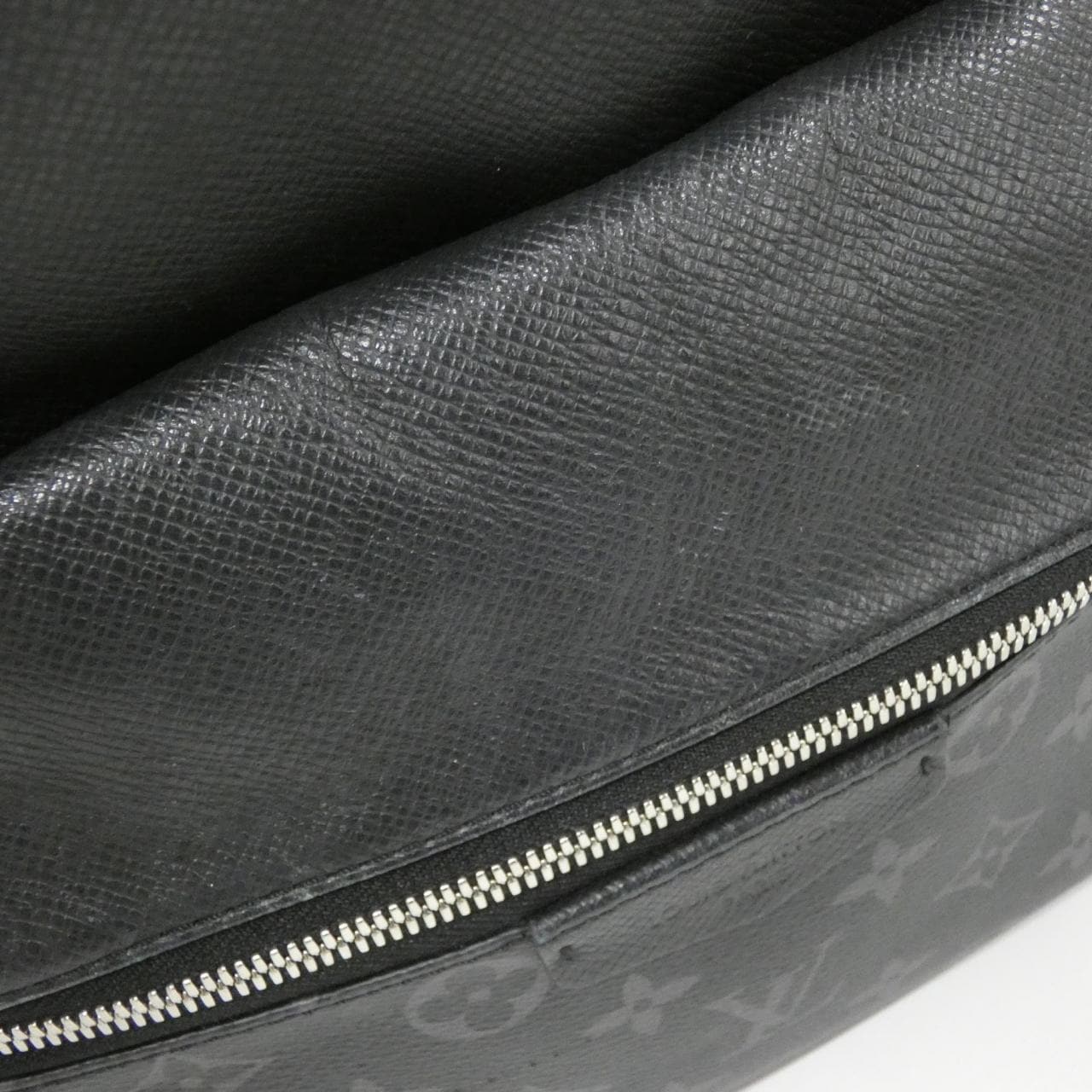 ルイヴィトン タイガ ラマ ディスカバリー バックパック M30230 リュックサック