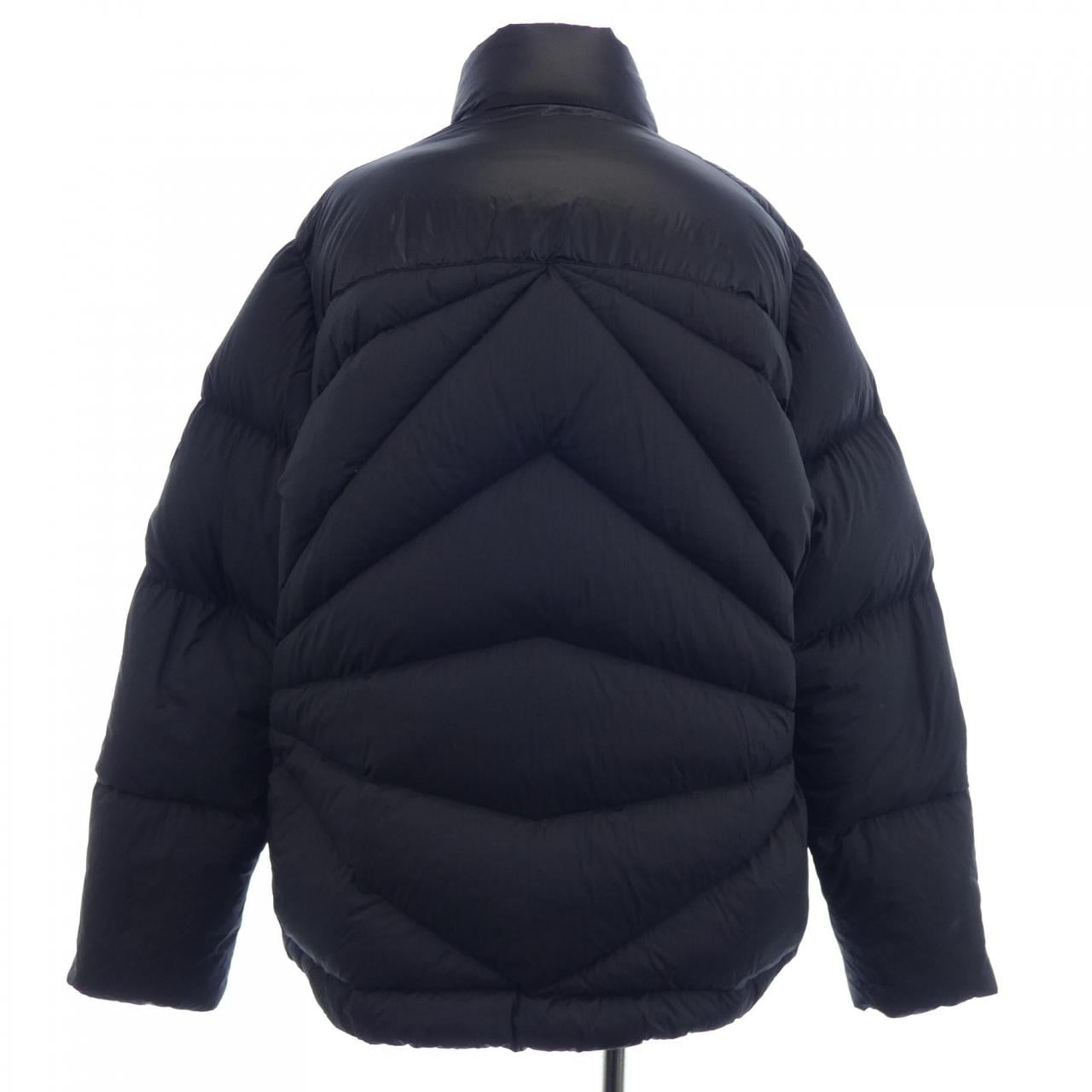 モンクレール MONCLER ダウンジャケット