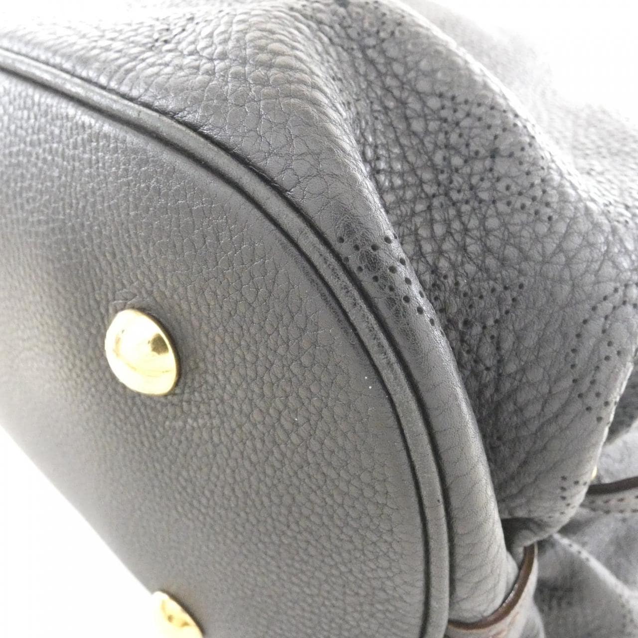 ルイヴィトン マヒナ L M95765 ショルダーバッグ