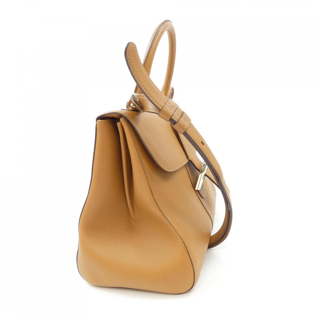 德爾沃DELVAUX