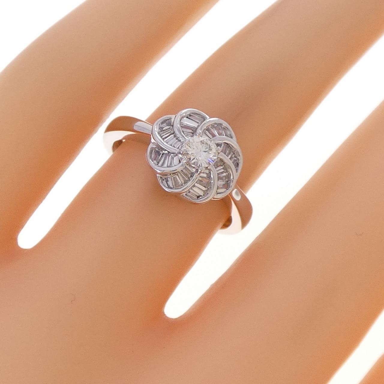 K18WG ダイヤモンド リング