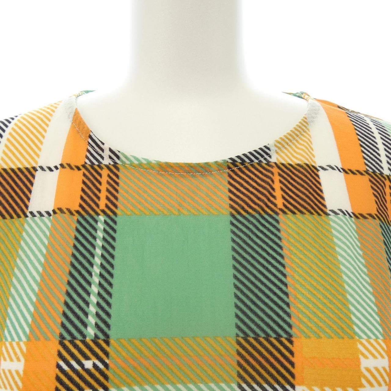 イッセイミヤケ ISSEY MIYAKE トップス