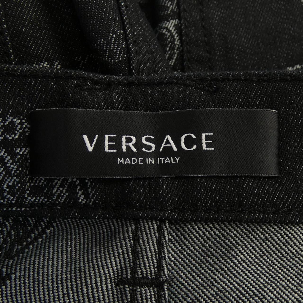 ヴェルサーチェ VERSACE A81832 ジーンズ