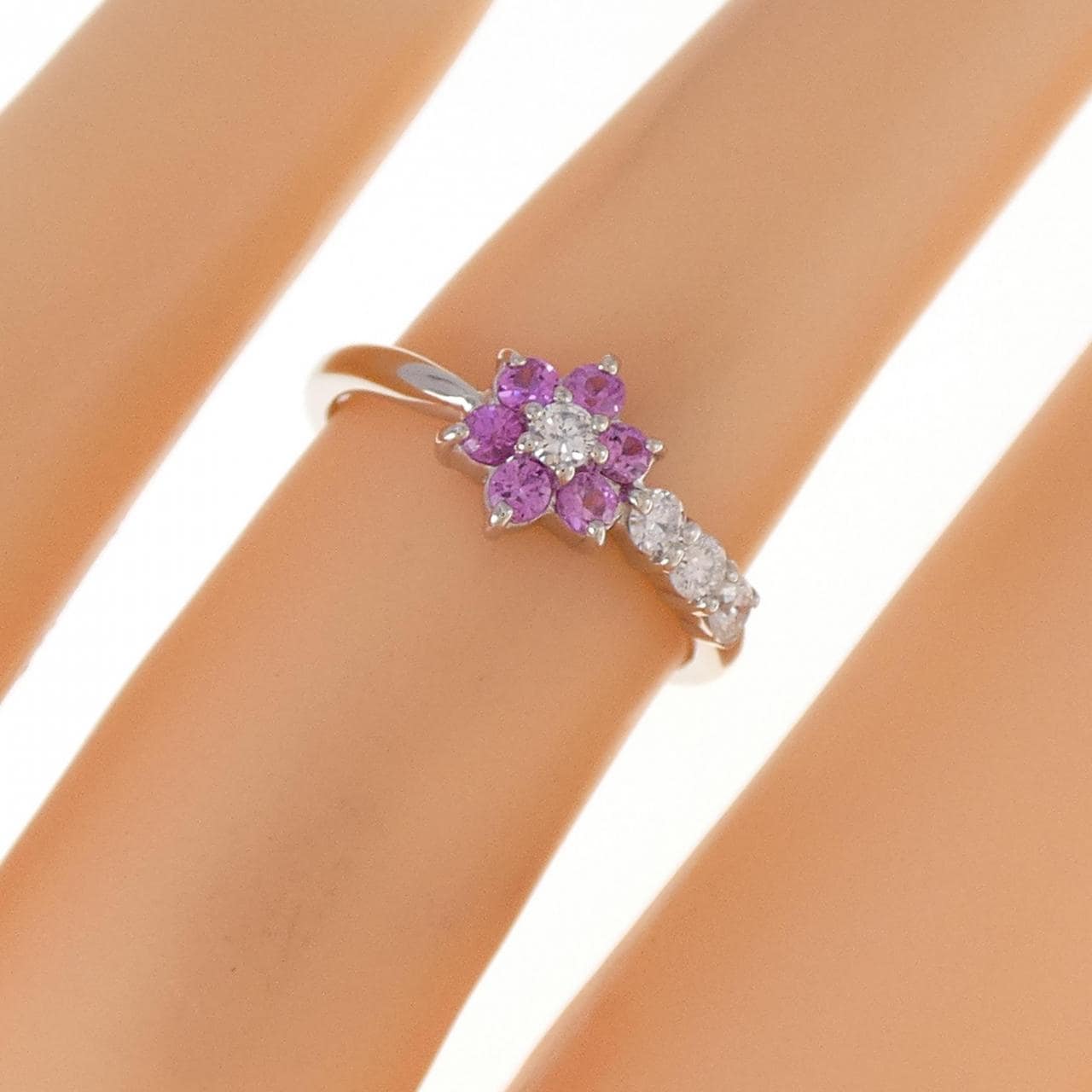 PT Flower Sapphire Ring 0.16CT