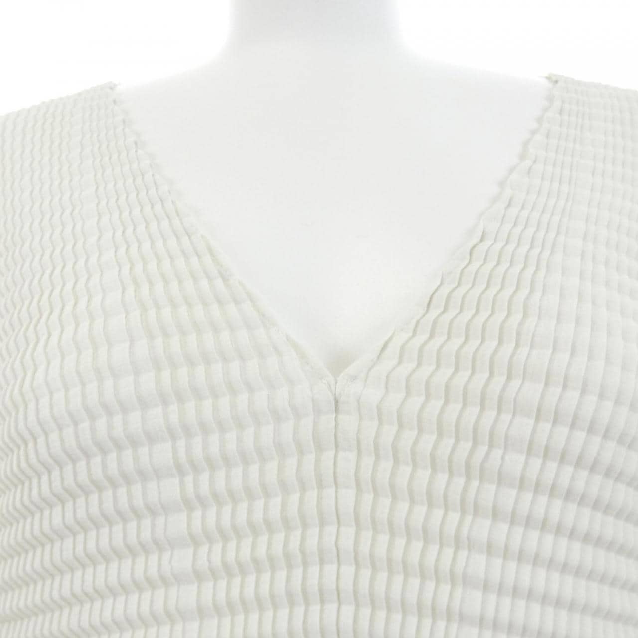 イッセイミヤケ ISSEY MIYAKE IM04FJ940 トップス