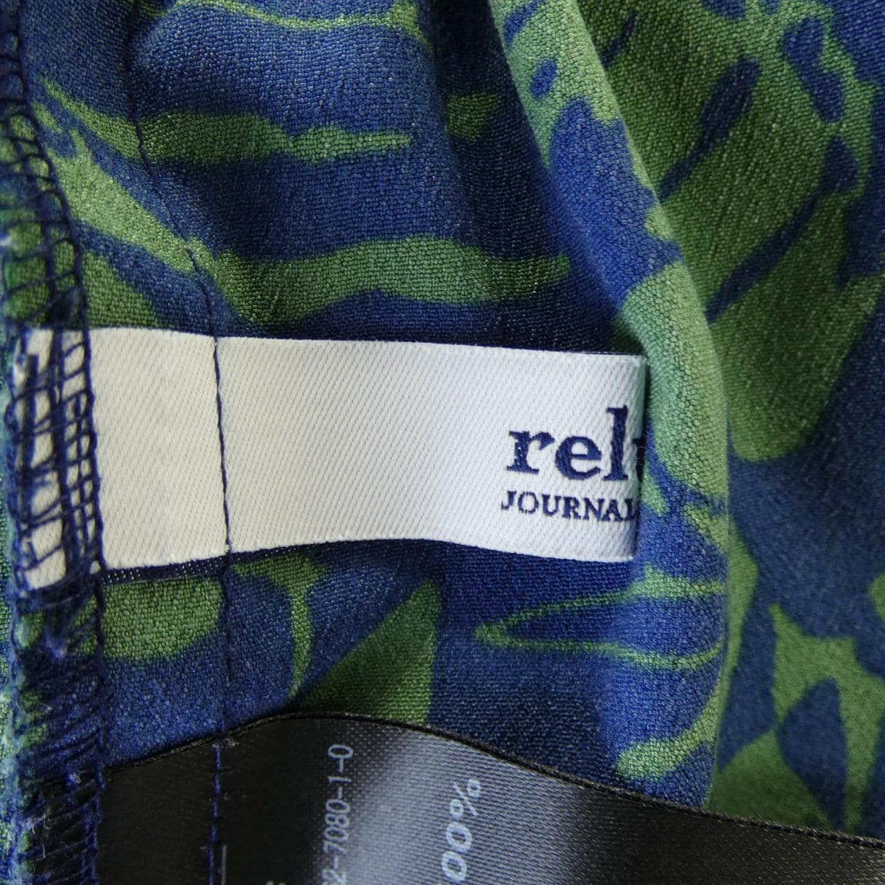 レリューム relume パンツ