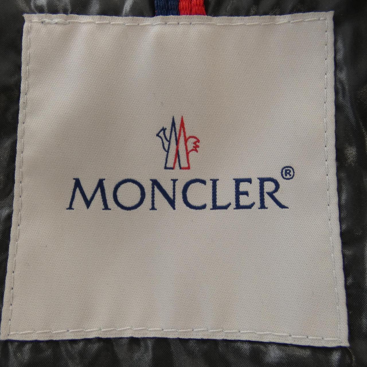 モンクレール MONCLER ダウンジャケット