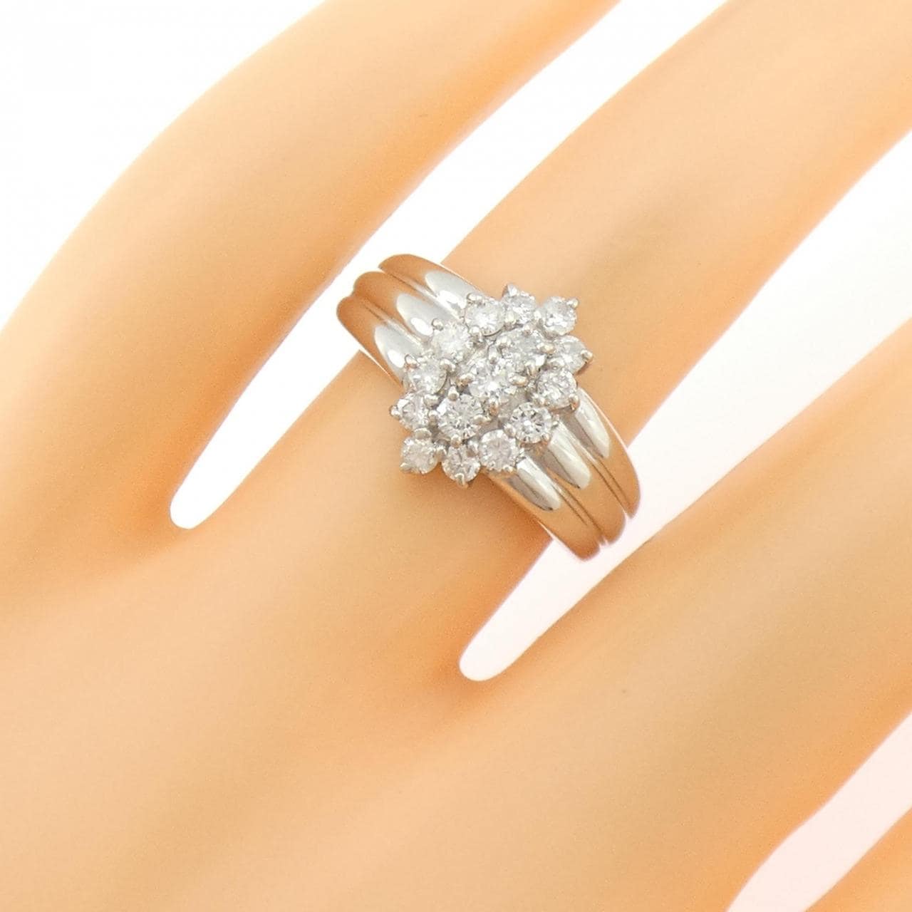 PT850钻石戒指，0.55克拉