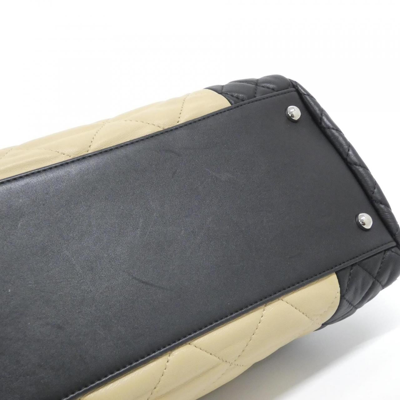 シャネル ショルダーバッグ