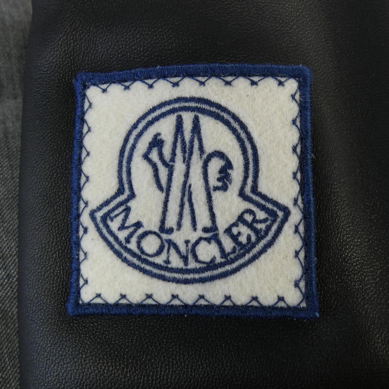 モンクレールガムブルー MONCLER GAMMEBLEU 23914031480 ダウンジャケット