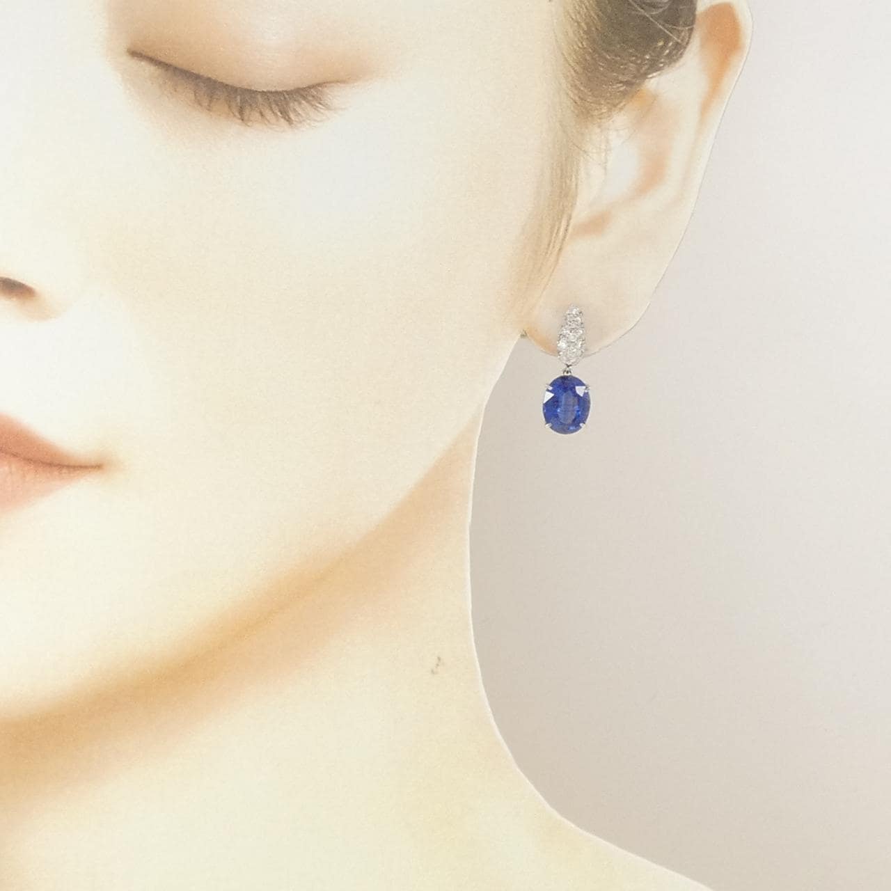 750WG カイヤナイト ピアス 5.71CT