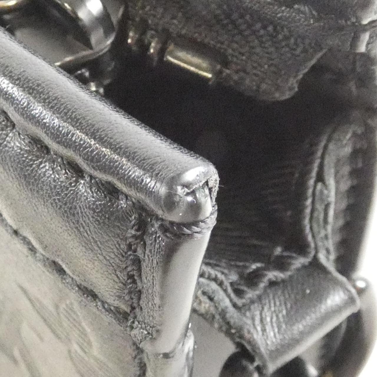 ルイヴィトン モノグラム シャドウ ガストン ウエアラブル ウォレット M81115 ショルダーバッグ