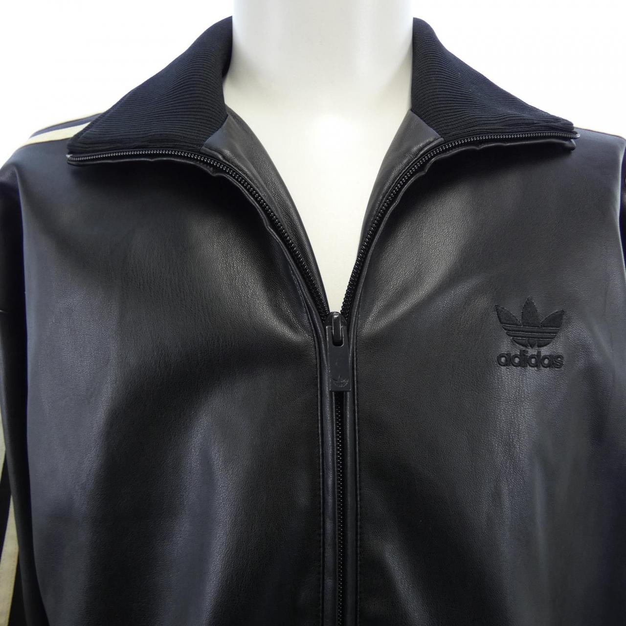 アディダス ADIDAS IZ4033 ジャケット