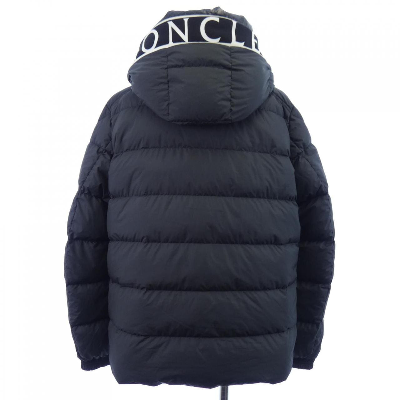 モンクレール MONCLER ダウンジャケット