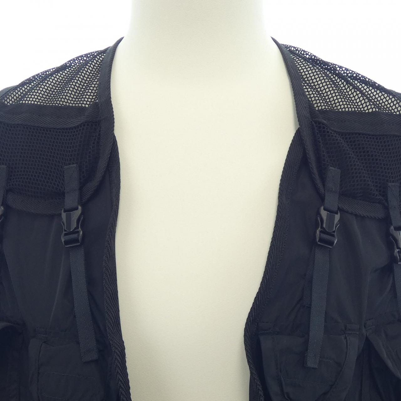 エフシーイー F/CE. F2001FCMVT0001 ベスト