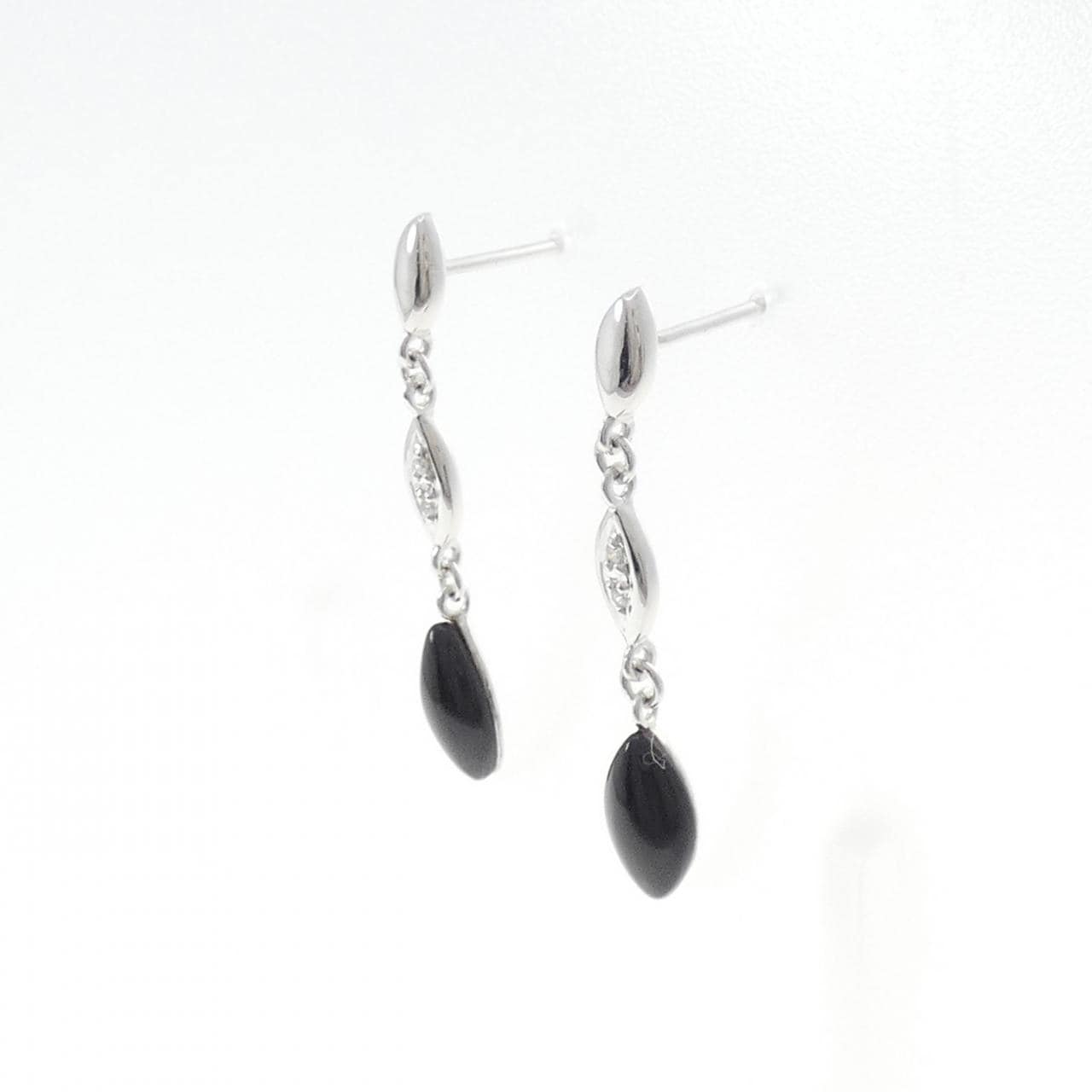 K18WG オニキス ピアス 1.48CT