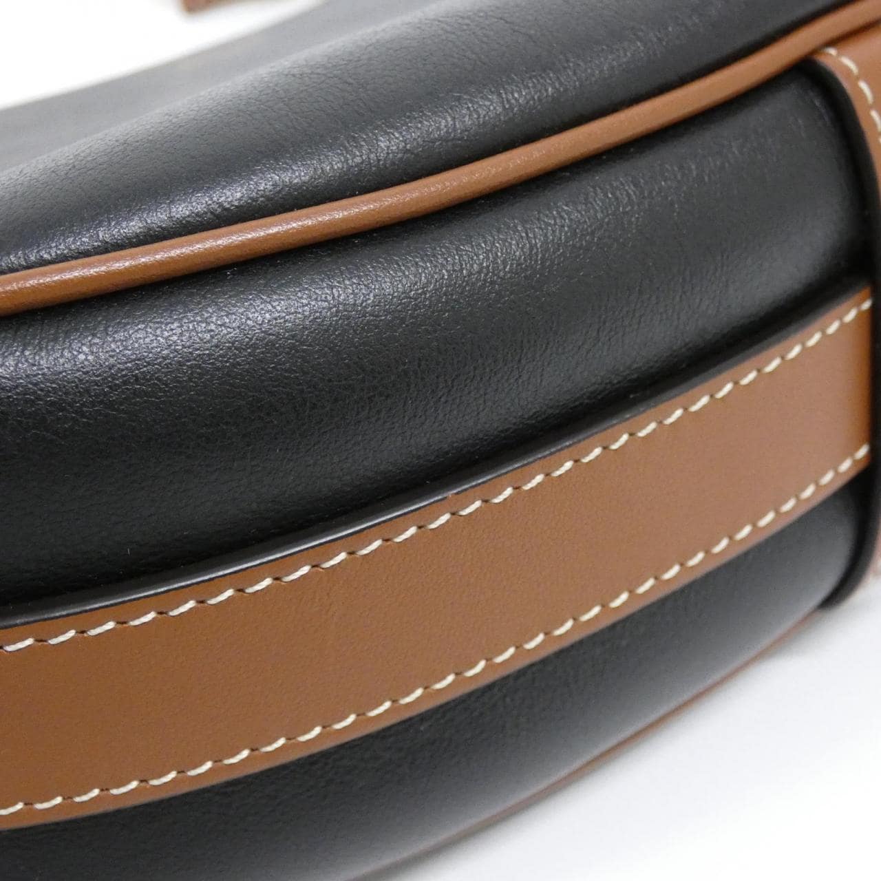 セリーヌ ミディアム アヴァ ストラップ 196923DK6 ショルダーバッグ