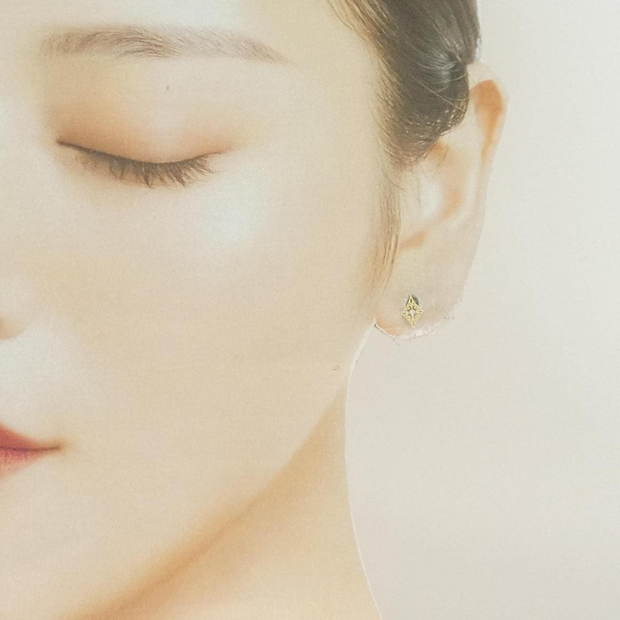 K10YG ダイヤモンド ピアス 0.01CT