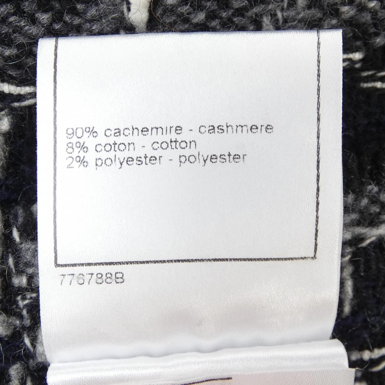 CHANEL MUFFLER