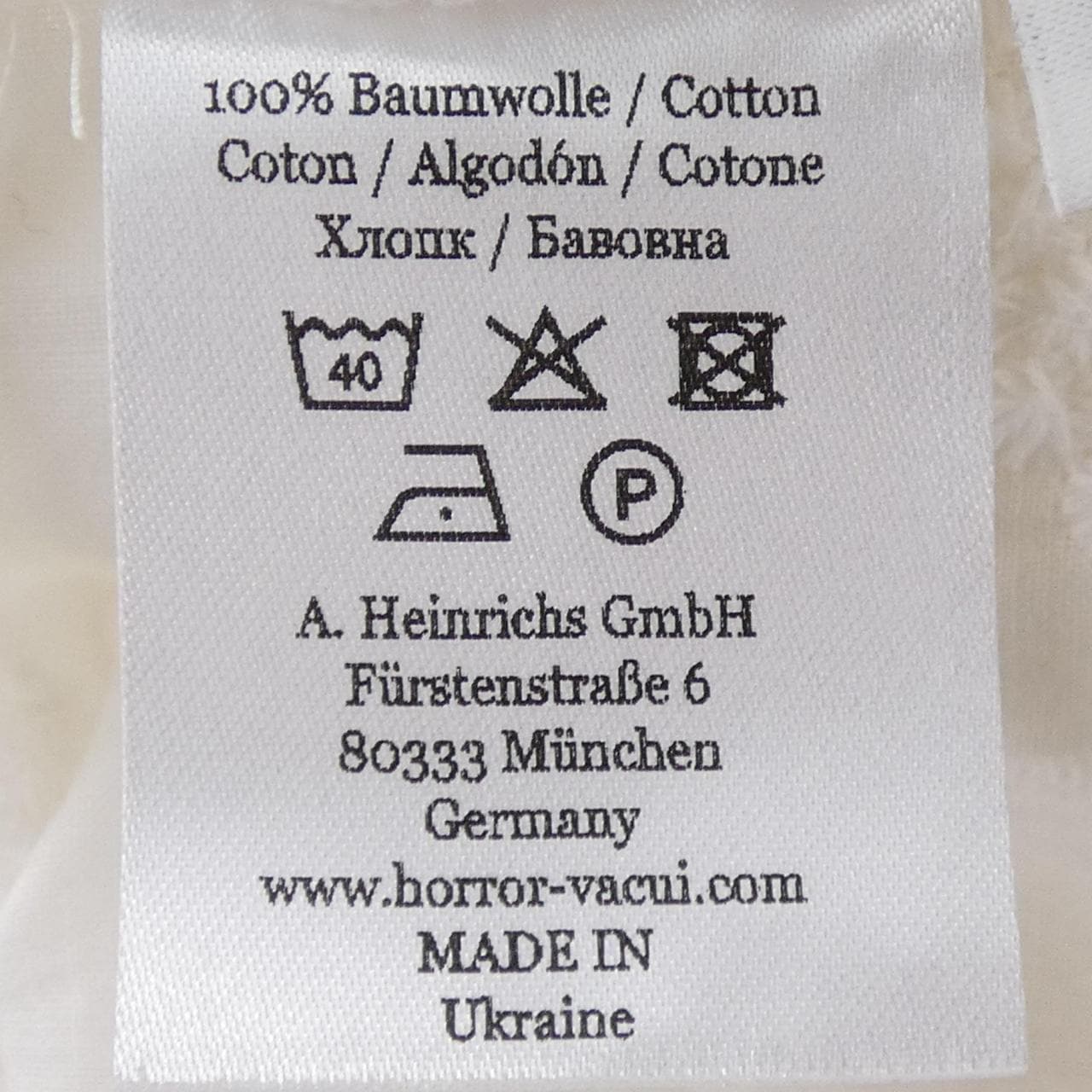 ホラーヴァキュイ HORROR VACUI トップス