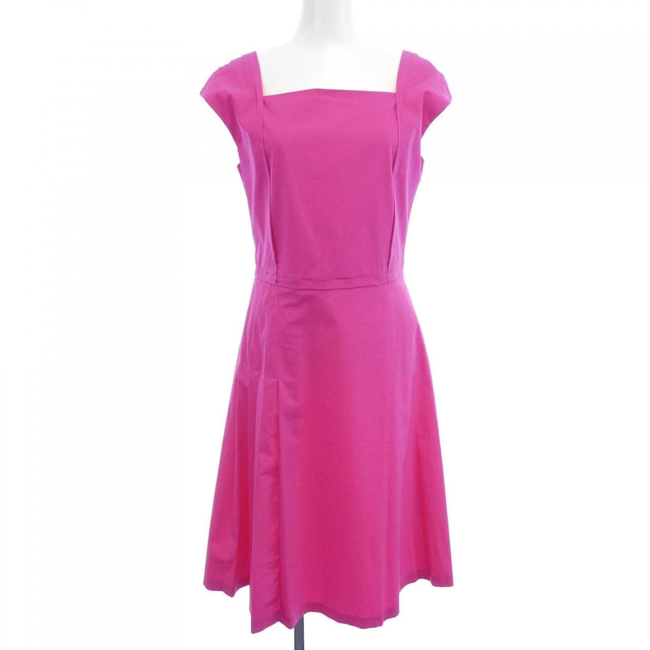 サルヴァトーレフェラガモ SALVATORE FERRAGAMO ワンピース