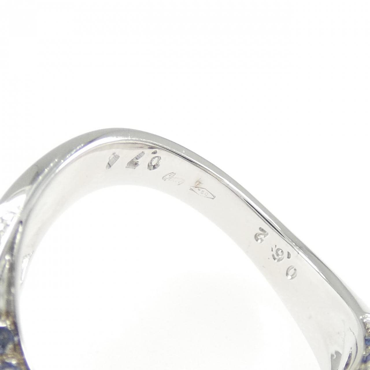 クイーン サファイヤ リング 0.74CT