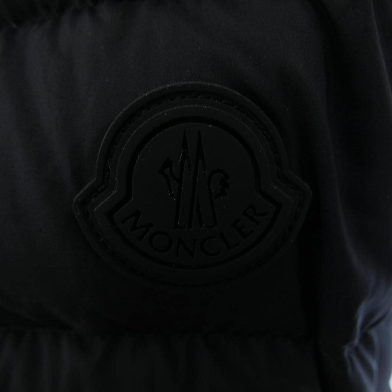 モンクレール MONCLER ダウンジャケット