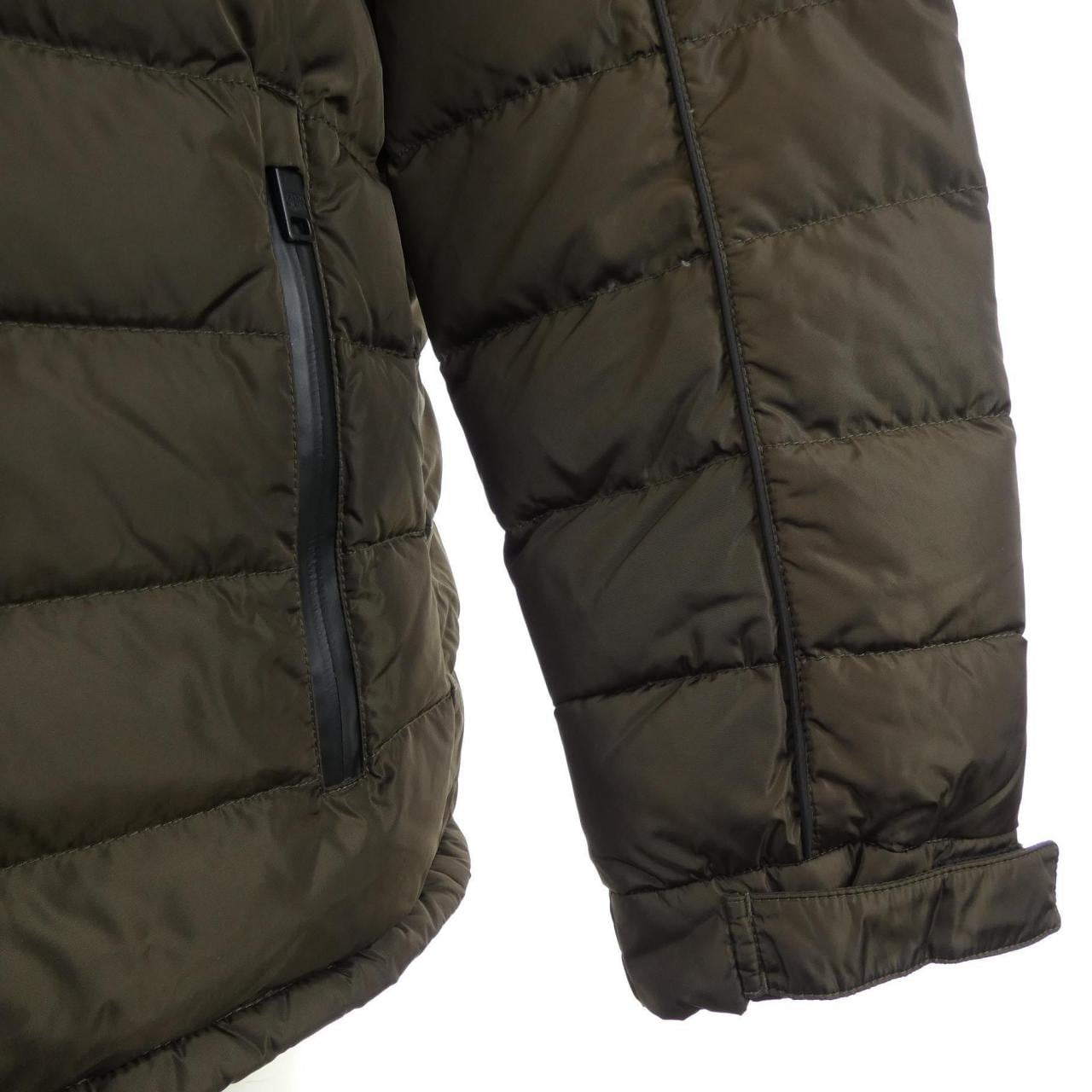 プラダ PRADA SGN539 R172 Q04 ダウンジャケット