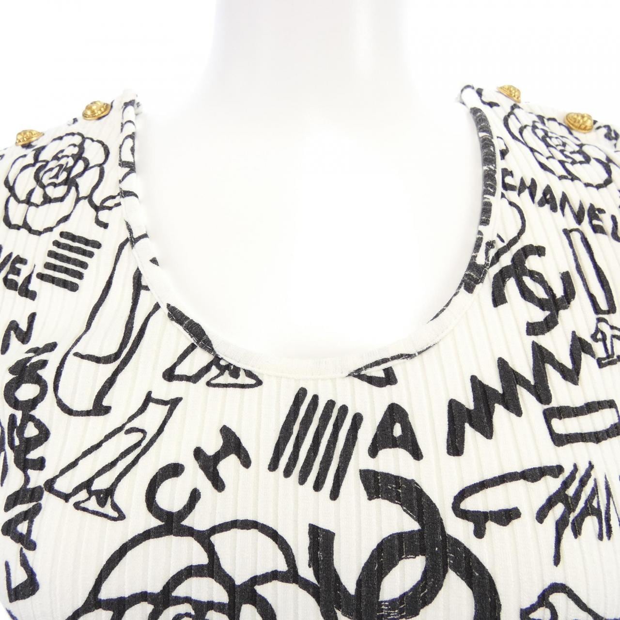 シャネル CHANEL P61888V47215 19A Tシャツ