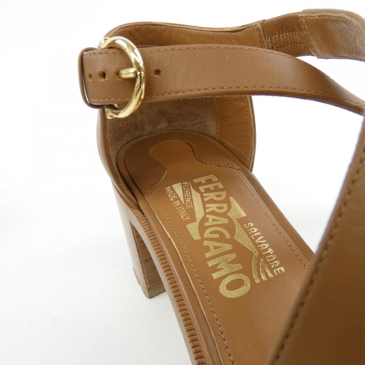 サルヴァトーレフェラガモ SALVATORE FERRAGAMO サンダル