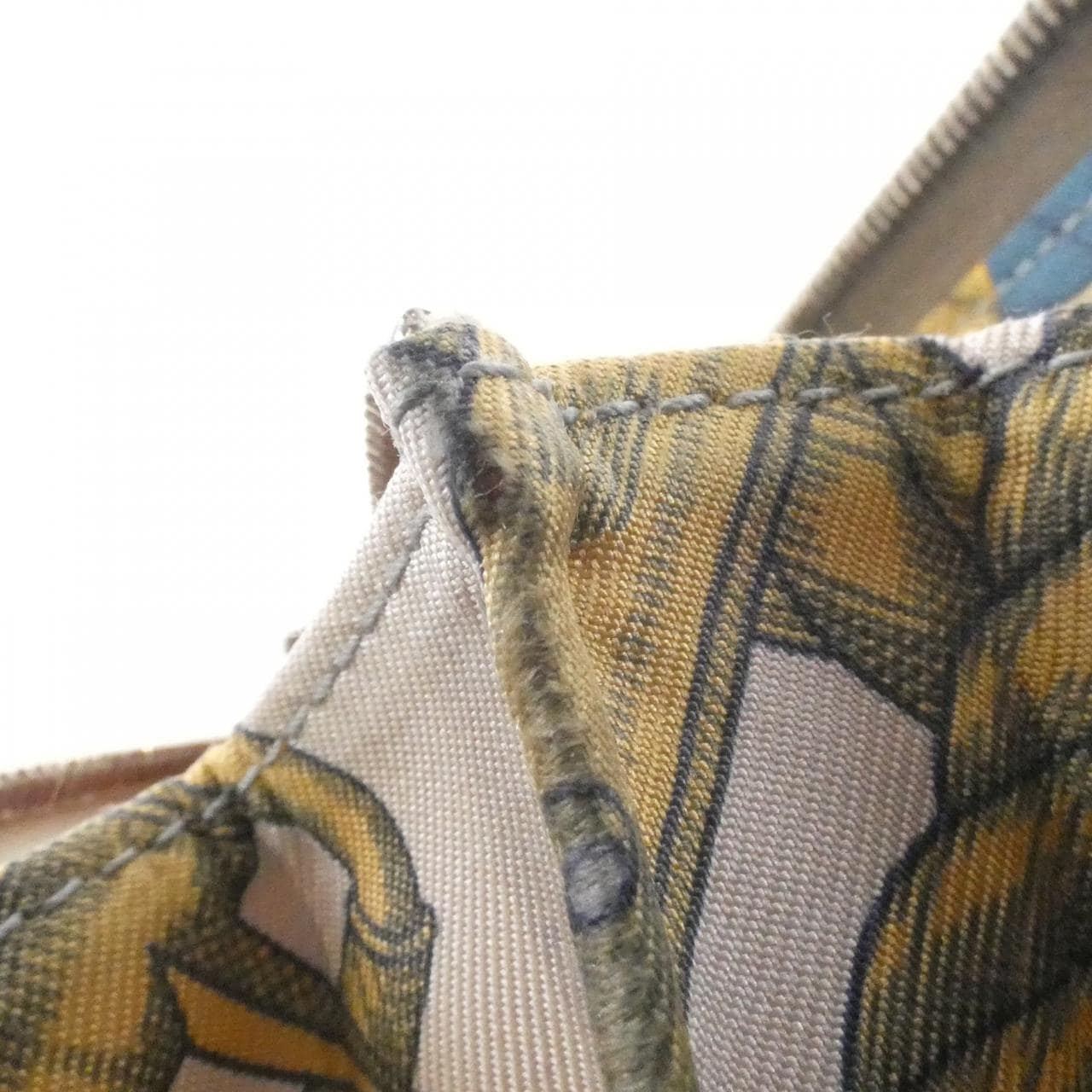 エルメス DELLA CAVALLERIA シルク イン コンパクト 069646CK 財布