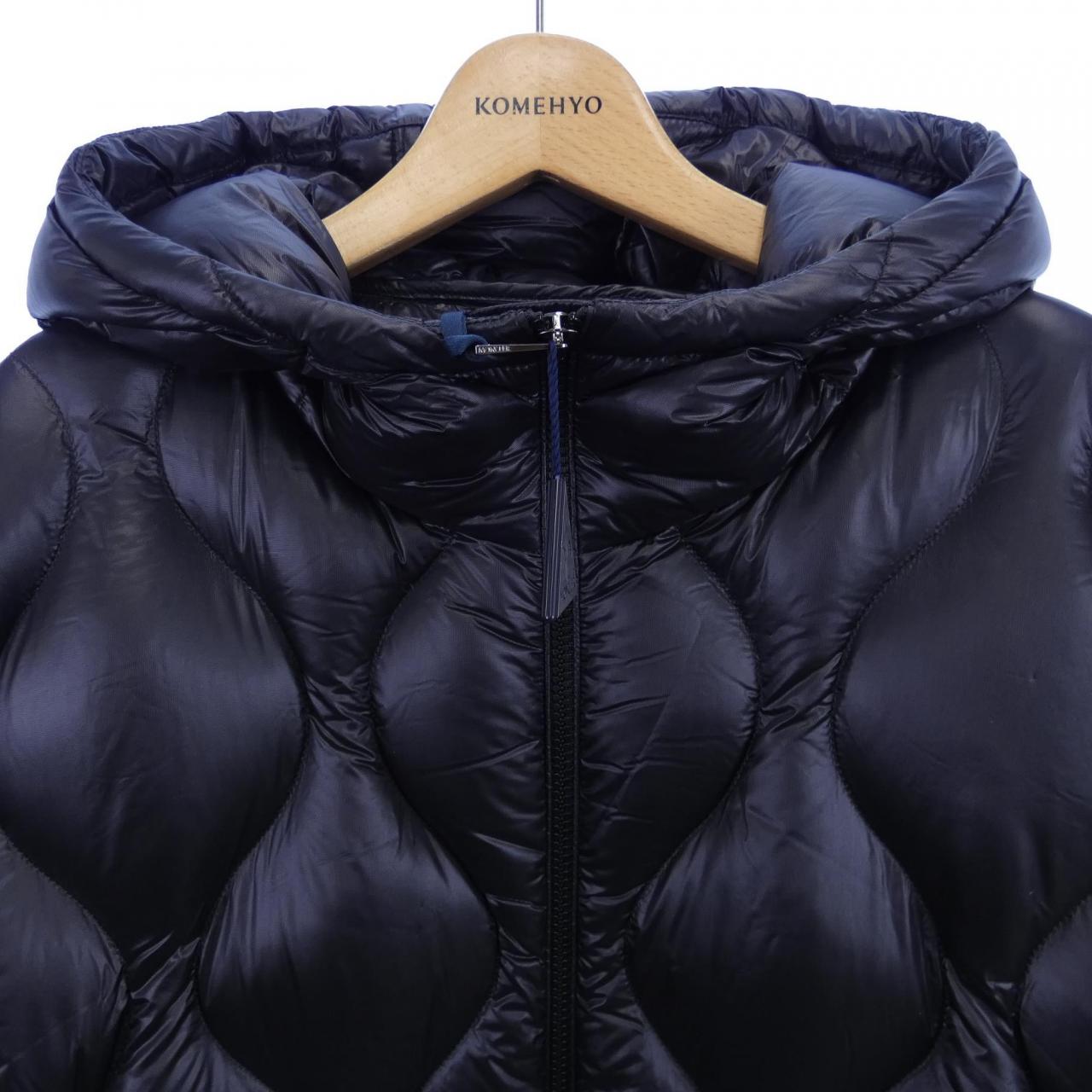 モンクレール MONCLER ダウンジャケット