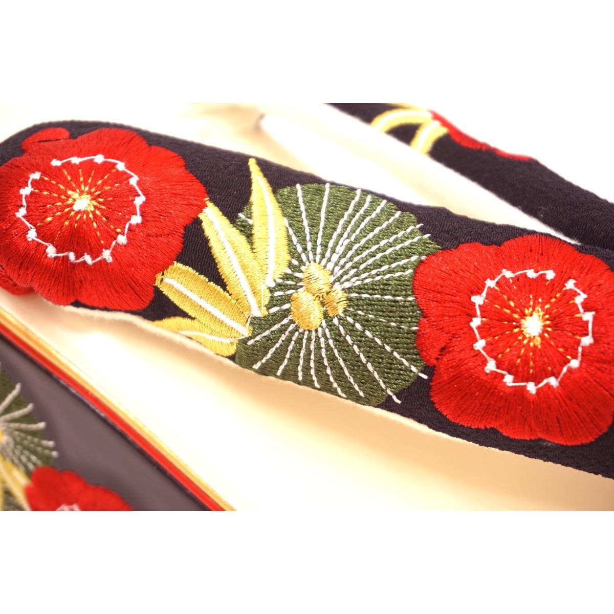 【新品】女士Zori涼鞋，松木色、竹子色和李子色，F碼