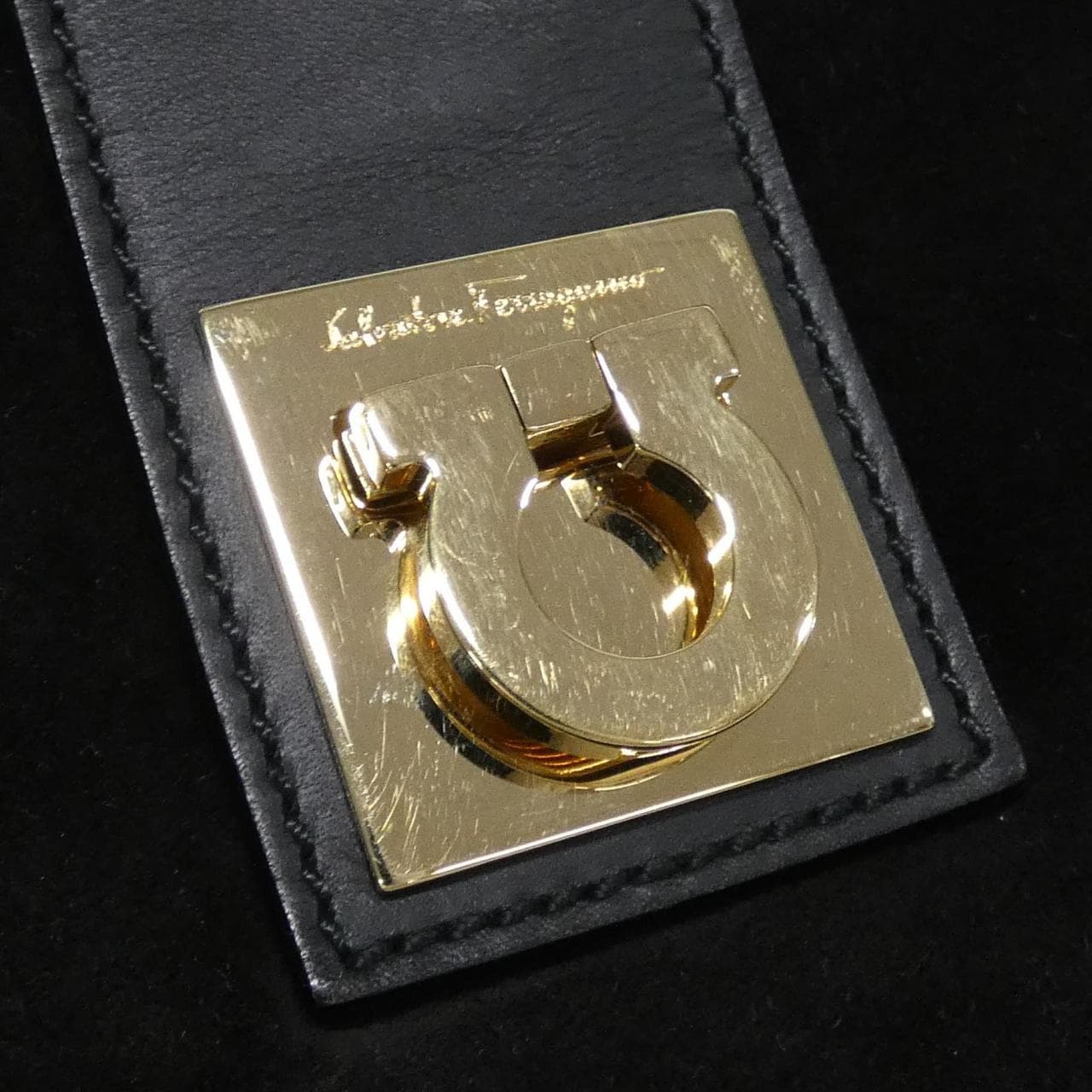 【ヴィンテージ】サルヴァトーレフェラガモ 21 2811 ショルダーバッグ