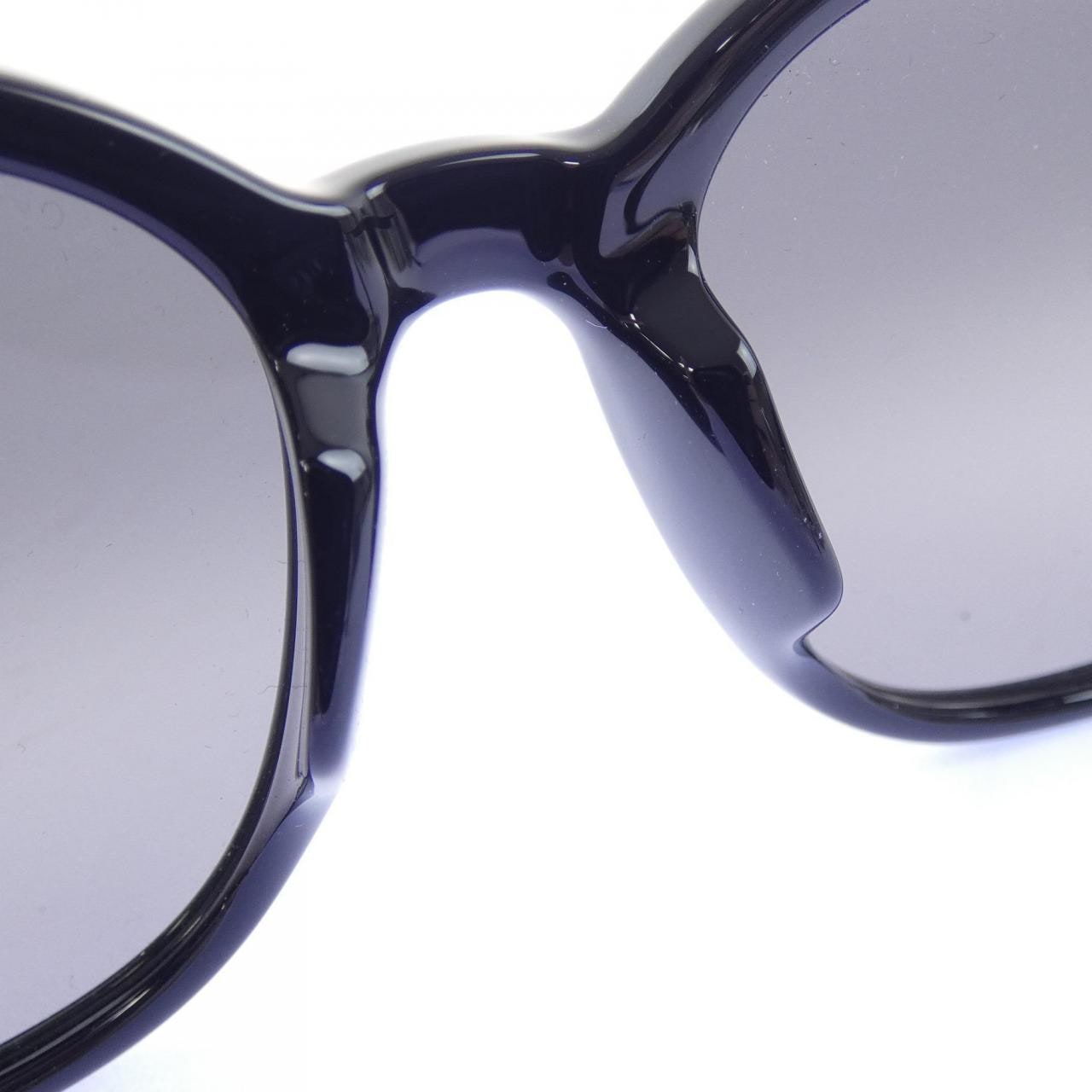 MAU JIM SUNGLASSES