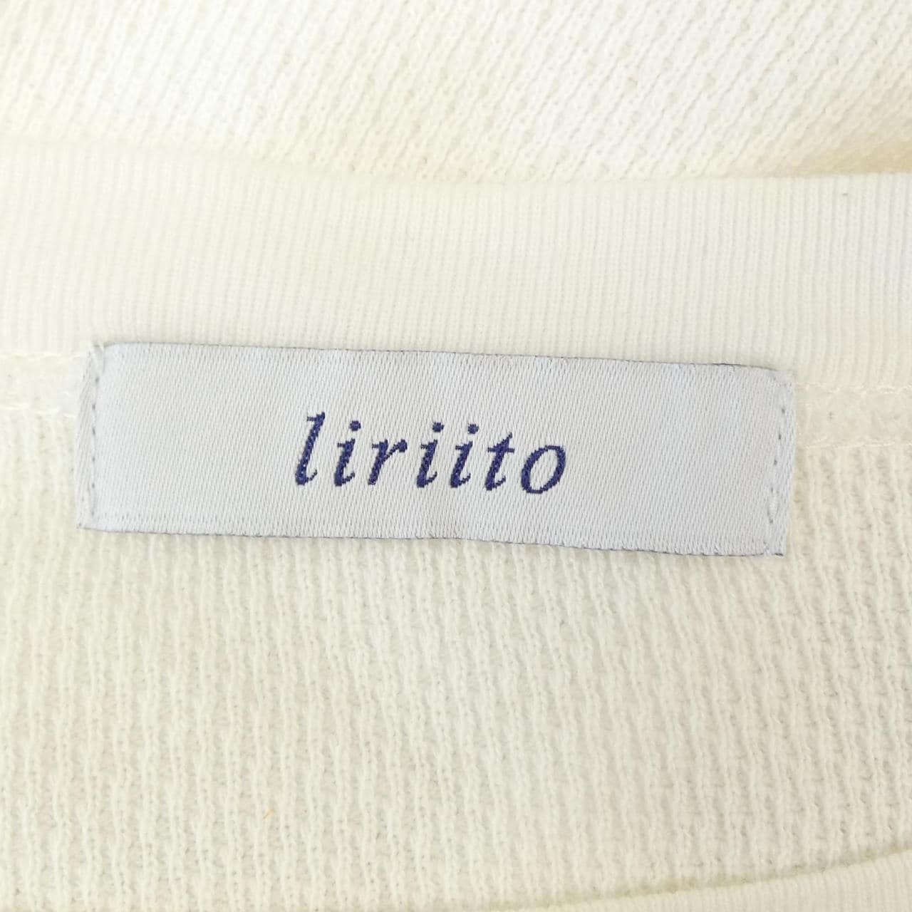 LIRIITO トップス