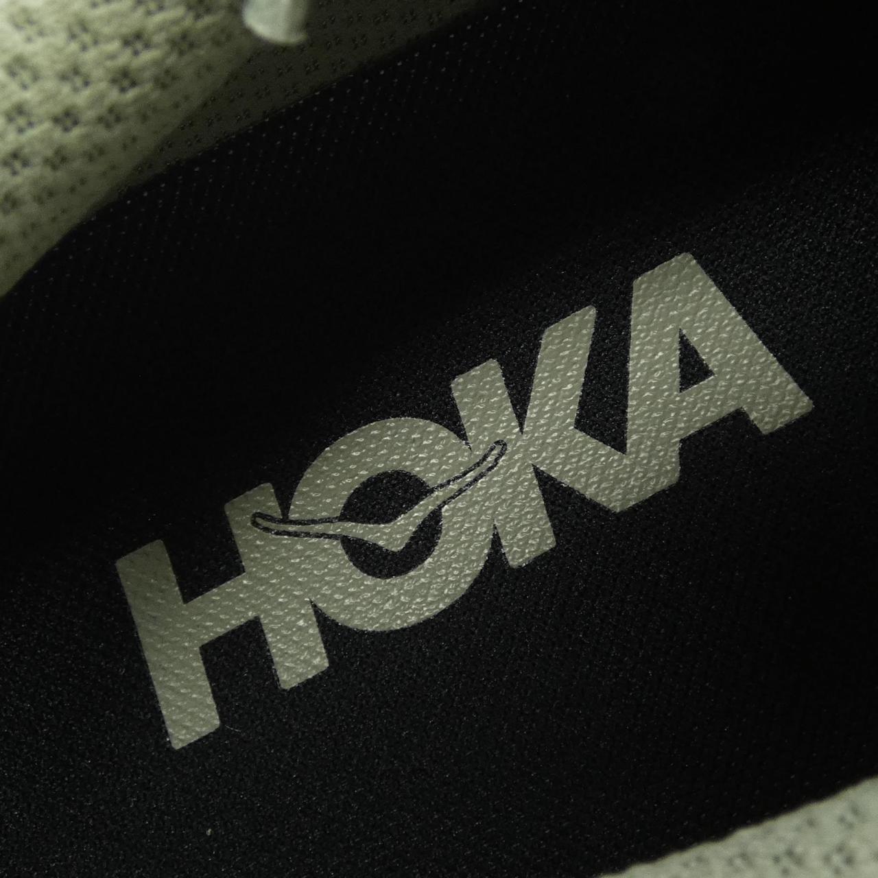 ホカオネオネ HOKA ONE ONE スニーカー