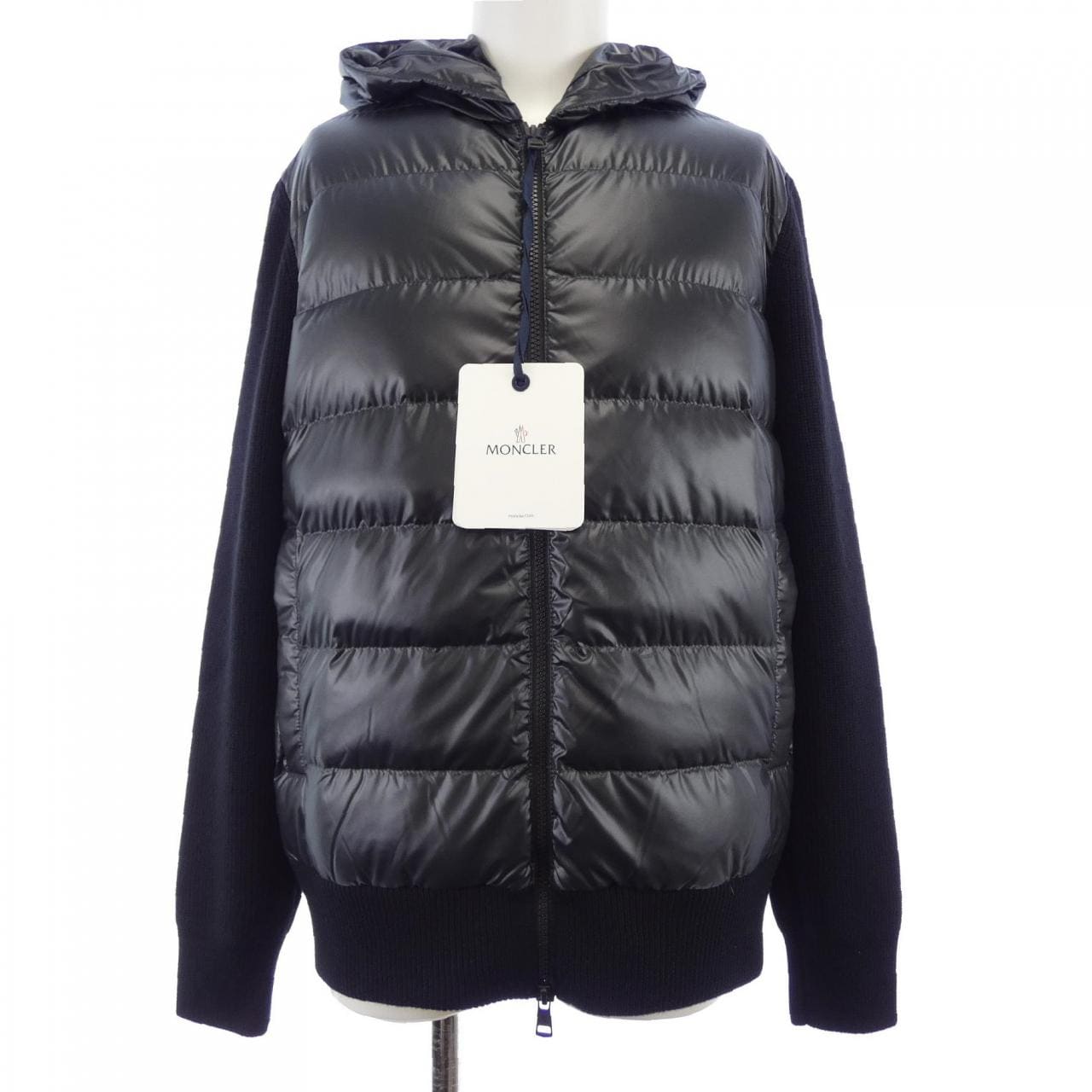 【新品】モンクレール MONCLER 20919B00028 M1131 ダウンジャケット