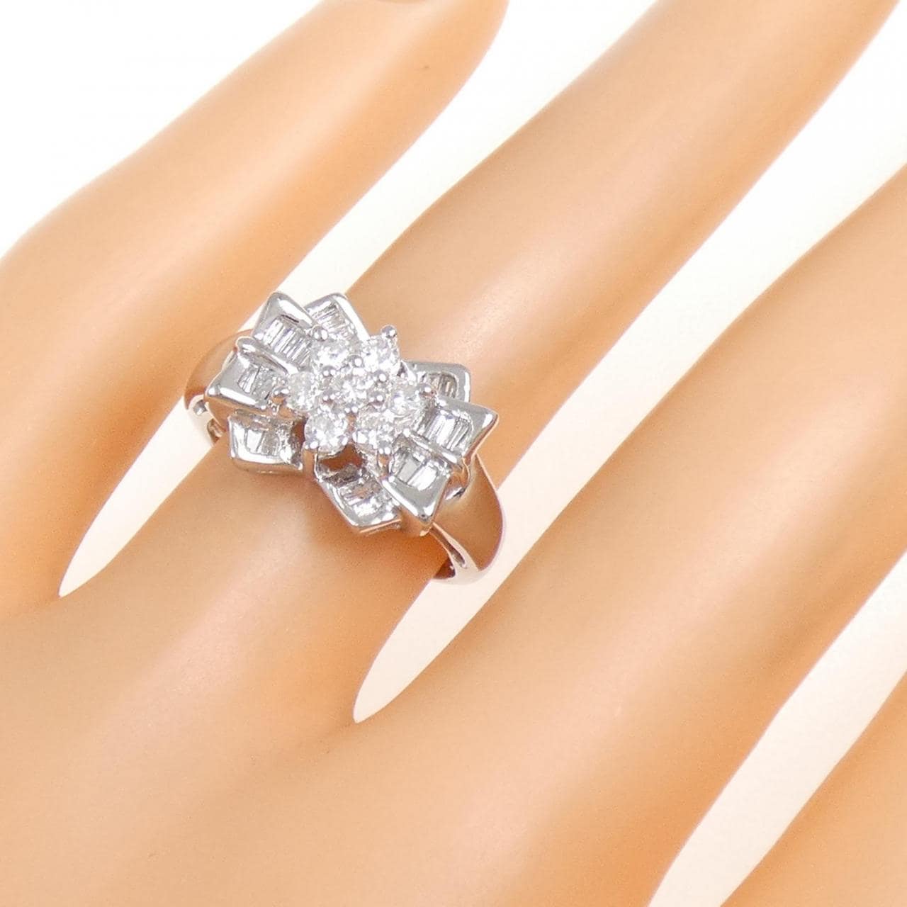 PT900 フラワー ダイヤモンド リング 0.90CT