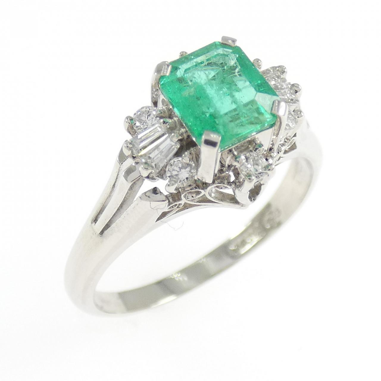 PT900 エメラルド リング 0.81CT