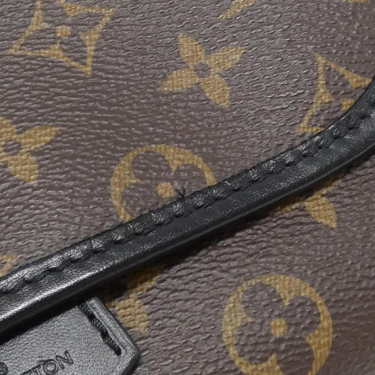 ルイヴィトン モノグラム マカサー マグネティック メッセンジャー M45557 ショルダーバッグ