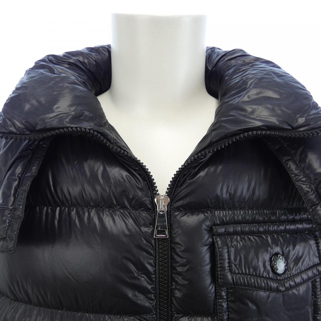 モンクレール MONCLER ダウンジャケット