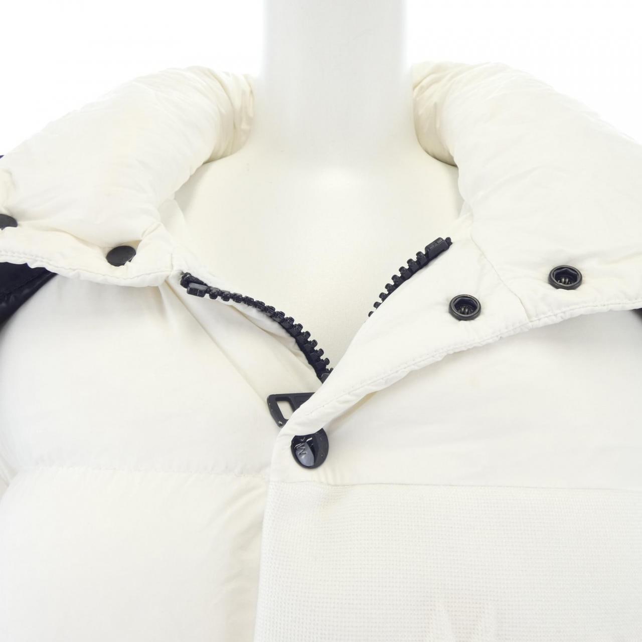 モンクレール MONCLER ダウンジャケット