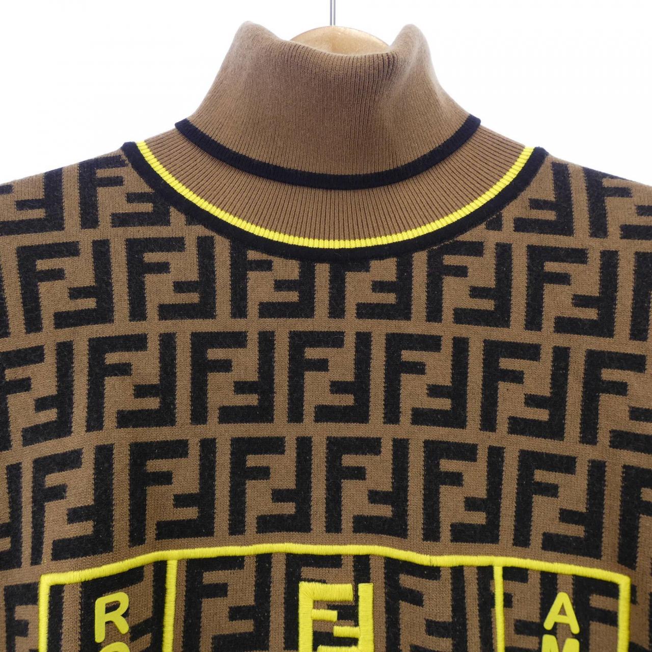 フェンディ FENDI FZZ482 A8BJ トップス