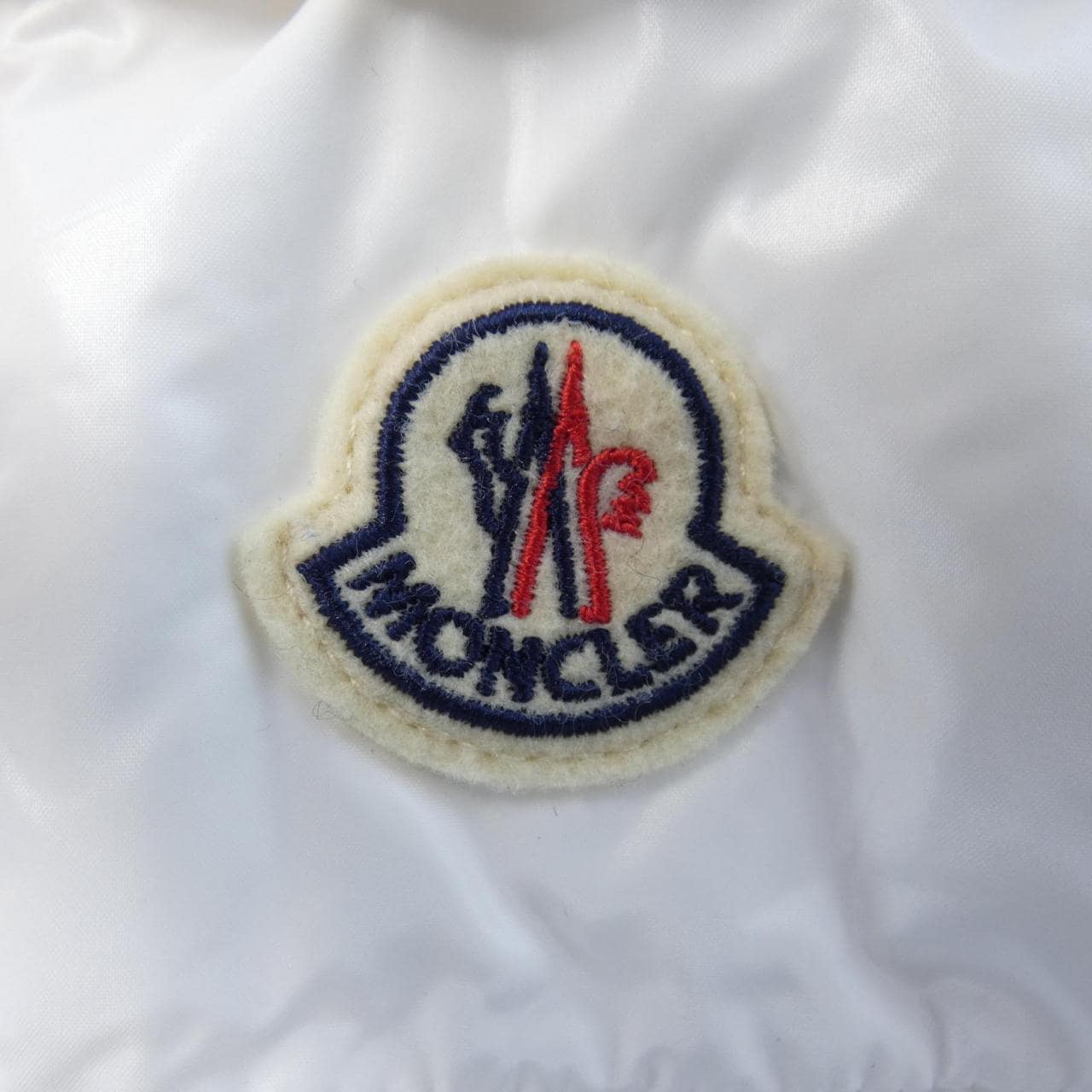 モンクレール MONCLER ダウンジャケット