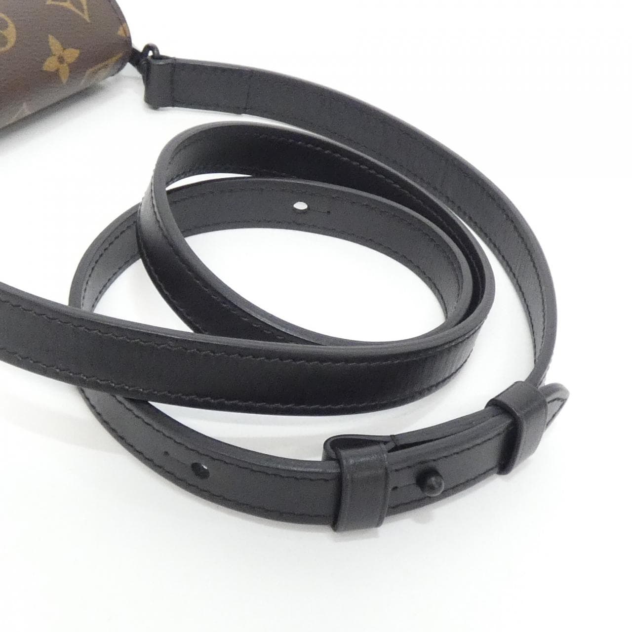 ルイヴィトン モノグラム マカサー Sロック ヴェルティカル ウエアラブル ウォレット M81522 ショルダーバッグ